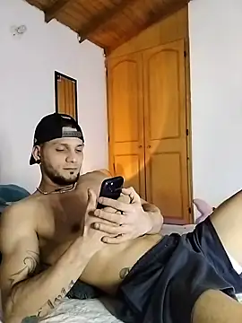 Snapshot of morenosiam chatting on December 2025 03:44:01 AM morenosiam online show from December 2025 03:44:01 AM