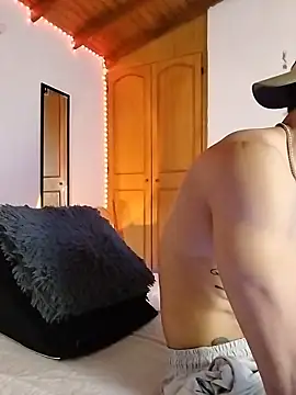 morenosiam online show from November 2025 10:21:02 PM