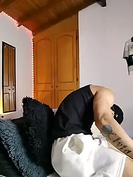 morenosiam online show from November 2025 09:30:01 PM