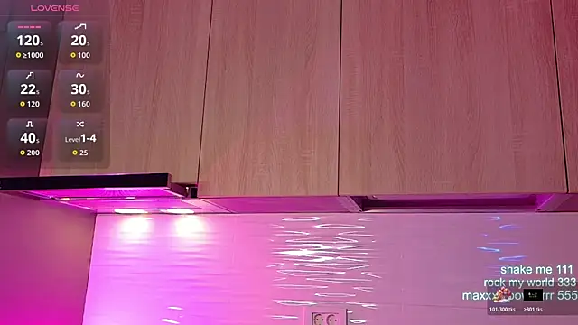 CutiePie69   online show from December 2025 08:41:02 PM