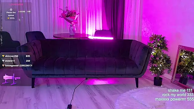 CutiePie69   online show from April 2026 01:42:02 AM