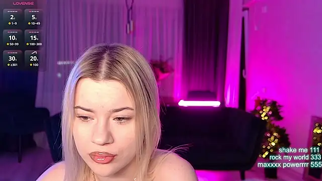 CutiePie69   online show from February 2026 08:49:02 PM