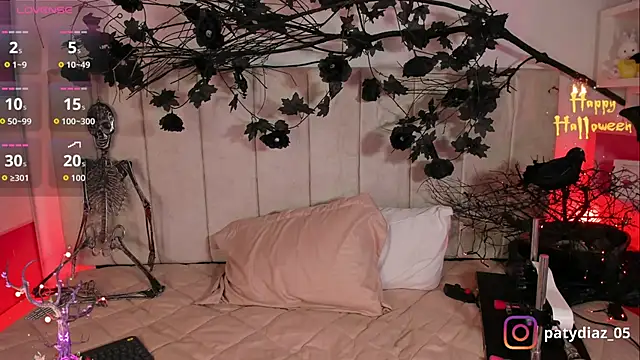 MiiaParker6972 online show from October 2025 10:43:01 PM