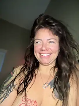 Snapshot of NaughtyLittleVeteran chatting on September 2025 01:43:01 PM NaughtyLittleVeteran online show from September 2025 01:43:01 PM