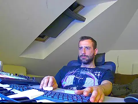 gryzoon online show from October 2025 10:11:01 PM