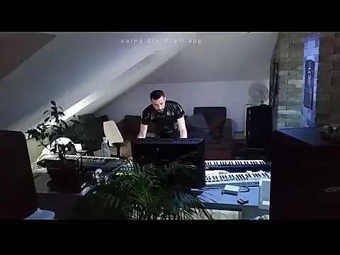 gryzoon online show from April 2026 04:13:02 AM