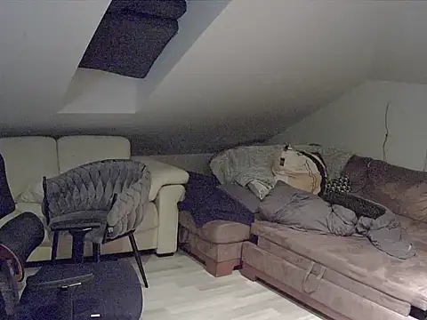 gryzoon online show from October 2025 12:33:01 AM