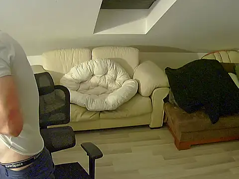 gryzoon online show from October 2025 10:29:01 PM