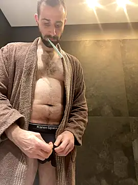 gryzoon online show from December 2025 02:01:02 AM