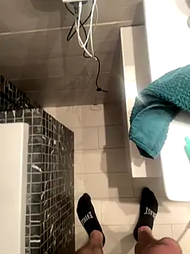 gryzoon online show from October 2025 01:59:02 AM