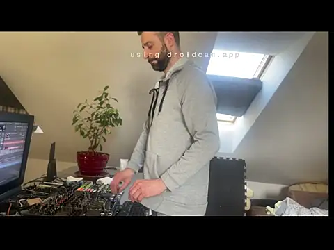 gryzoon online show from March 2026 11:06:02 AM