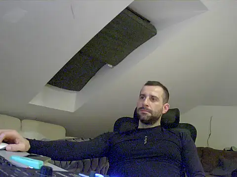 gryzoon online show from November 2025 07:41:02 PM