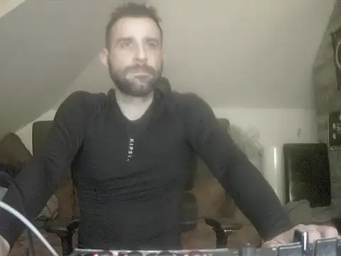 gryzoon online show from February 2026 01:14:02 AM