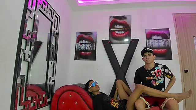 Snapshot of KING_OFF_BOYS chatting on November 2025 01:33:02 PM KING OFF BOYS online show from November 2025 01:33:02 PM