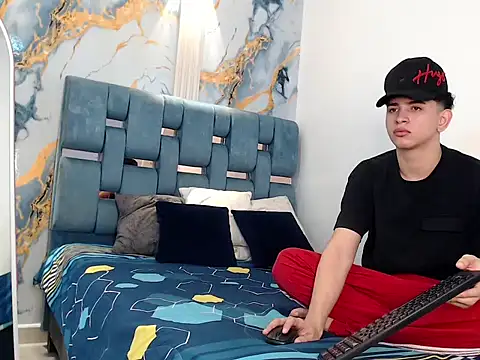 KING OFF BOYS online show from December 2025 01:46:02 PM