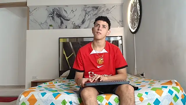 Snapshot of KING_OFF_BOYS chatting on October 2025 01:12:02 PM KING OFF BOYS online show from October 2025 01:12:02 PM