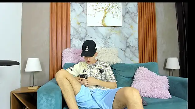 Snapshot of KING_OFF_BOYS chatting on June 2026 02:29:01 PM KING OFF BOYS online show from June 2026 02:29:01 PM