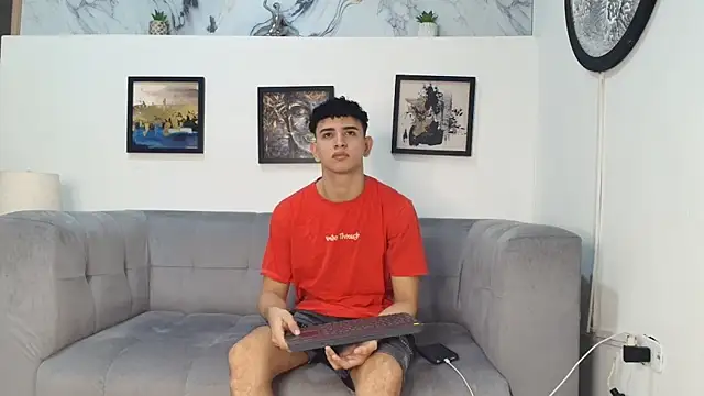 KING OFF BOYS online show from December 2025 01:03:02 PM