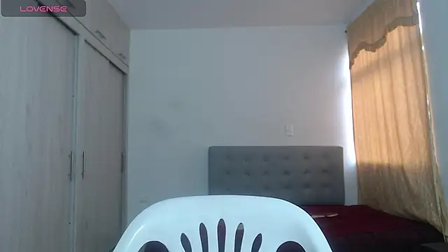 Anthonela Queen online show from October 2025 01:00:01 PM