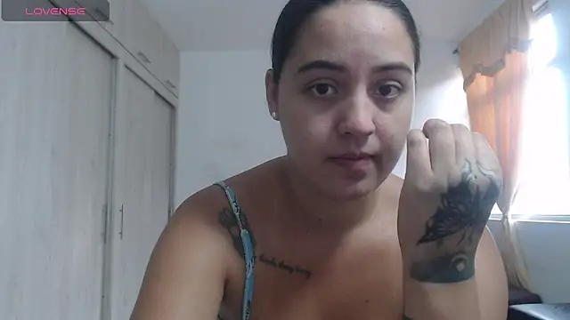 Anthonela Queen online show from November 2025 09:41:01 PM