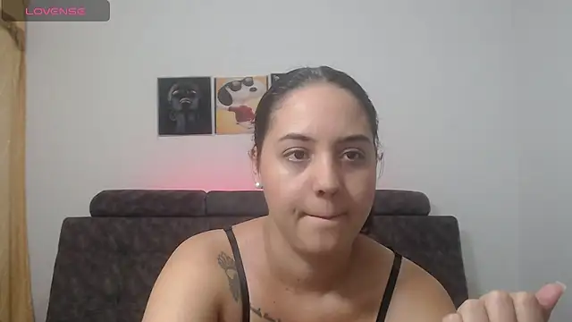 Anthonela Queen online show from March 2025 02:42:02 PM