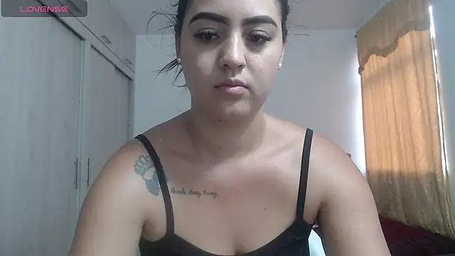 Anthonela Queen online show from October 2025 01:01:01 PM