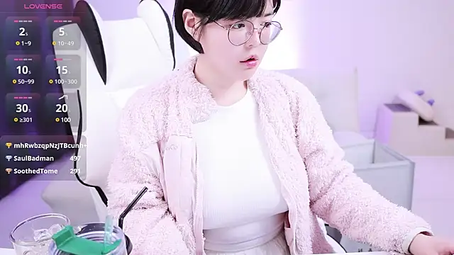 Snapshot of choiyuee chatting on March 2025 03:05:02 PM choiyuee online show from March 2025 03:05:02 PM