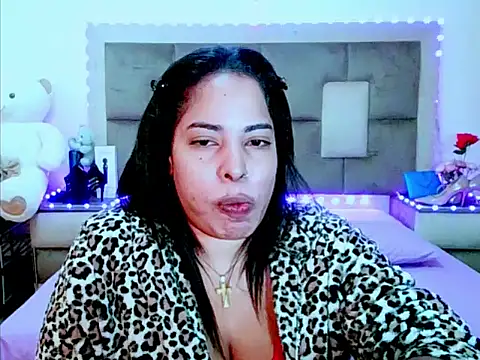 Snapshot of indiantopaz694u chatting on July 2026 05:59:01 AM indiantopaz694u online show from July 2026 05:59:01 AM