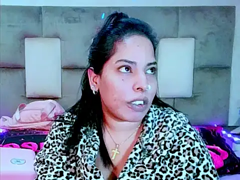 Snapshot of indiantopaz694u chatting on June 2026 06:07:01 AM indiantopaz694u online show from June 2026 06:07:01 AM