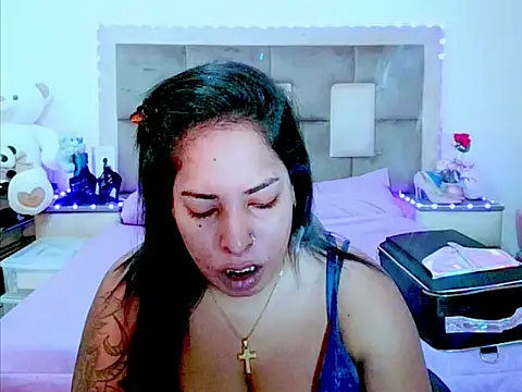 Snapshot of indiantopaz694u chatting on June 2026 04:35:01 AM indiantopaz694u online show from June 2026 04:35:01 AM