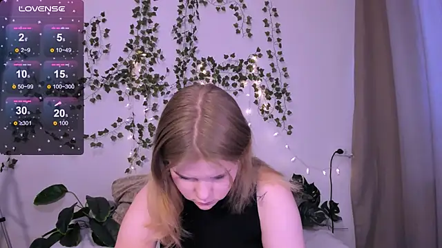LaseyMoon online show from March 2025 04:06:02 AM
