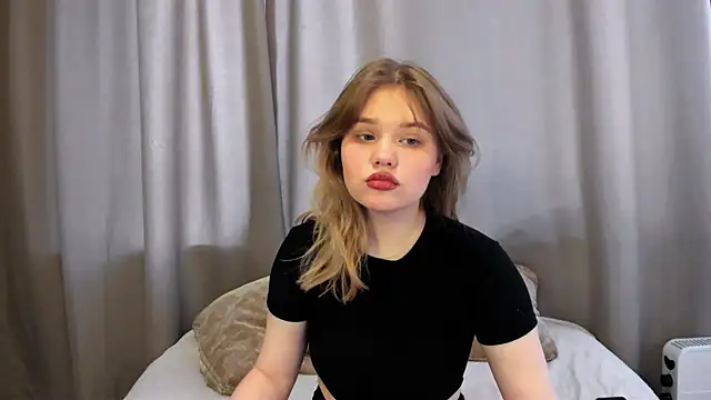 LaseyMoon online show from February 2025 01:26:01 AM