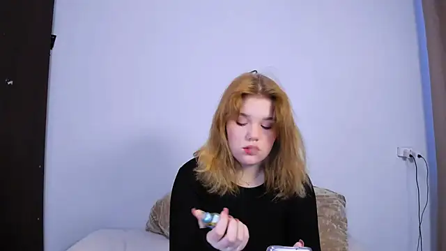 LaseyMoon online show from September 2025 02:12:02 AM