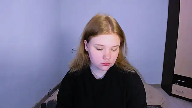 LaseyMoon online show from November 2025 02:48:01 AM