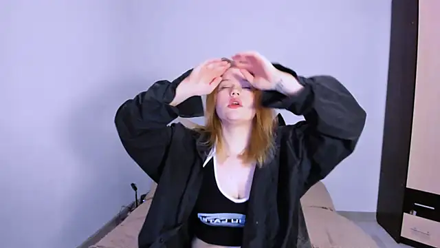 LaseyMoon online show from November 2025 01:42:01 AM