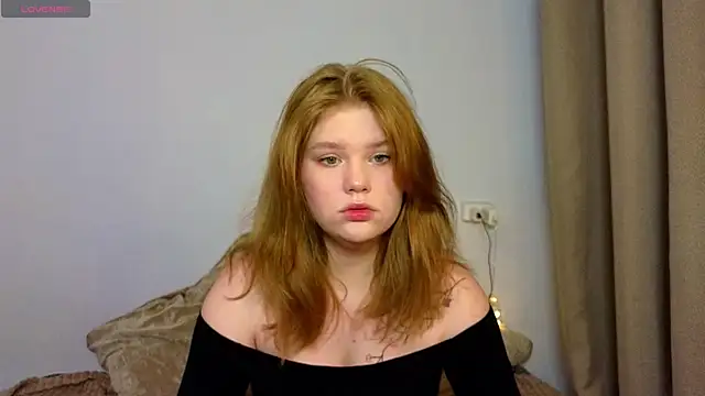 Snapshot of LaseyMoon chatting on February 2026 10:50:01 AM LaseyMoon online show from February 2026 10:50:01 AM