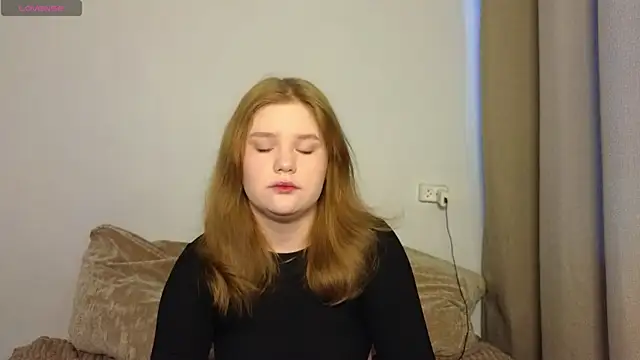 Snapshot of LaseyMoon chatting on February 2026 04:48:01 AM LaseyMoon online show from February 2026 04:48:01 AM