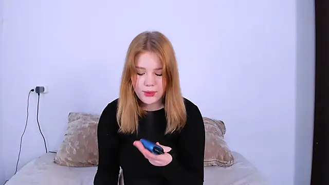 LaseyMoon online show from October 2025 02:11:02 AM