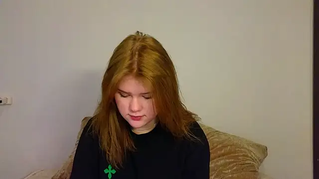 Snapshot of LaseyMoon chatting on February 2026 09:51:02 AM LaseyMoon online show from February 2026 09:51:02 AM