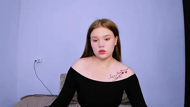 Snapshot of LaseyMoon chatting on January 2026 01:42:02 AM LaseyMoon online show from January 2026 01:42:02 AM