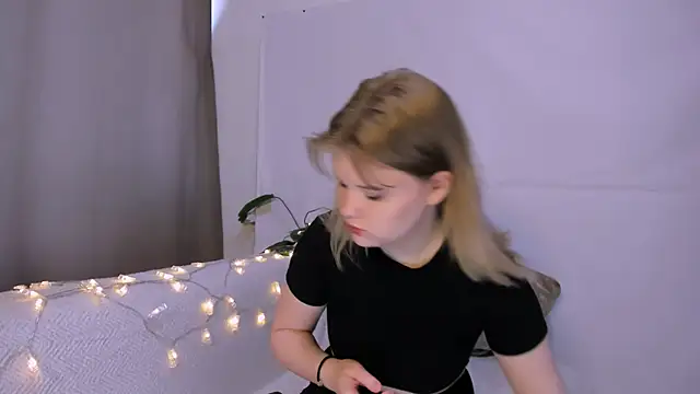 LaseyMoon online show from March 2025 01:25:02 AM