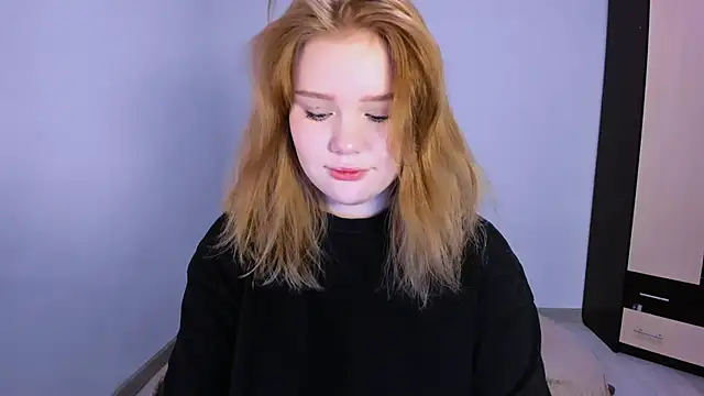 LaseyMoon online show from November 2025 05:22:01 AM