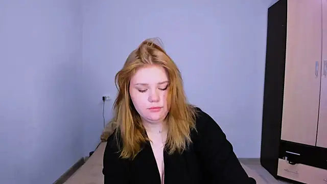 LaseyMoon online show from November 2025 02:45:02 AM