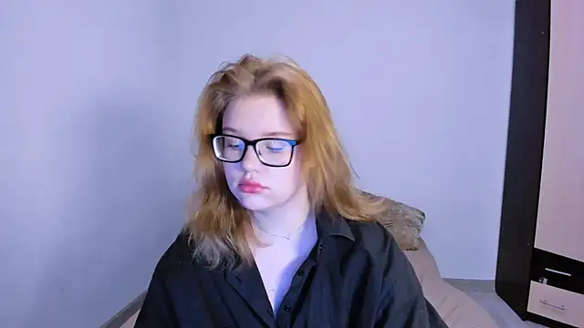 LaseyMoon online show from November 2025 01:32:02 AM