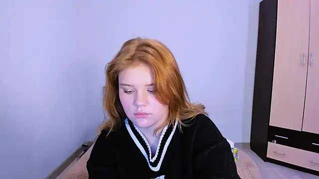 LaseyMoon online show from November 2025 02:28:02 AM