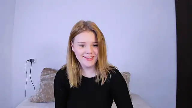 LaseyMoon online show from October 2025 10:41:02 PM