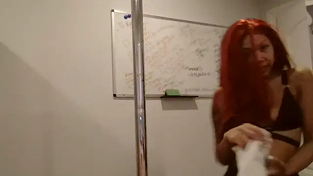 Snapshot of princesskimamii chatting on November 2025 09:52:02 PM princesskimamii online show from November 2025 09:52:02 PM