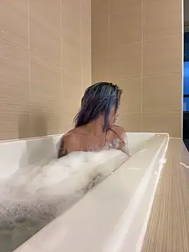 Snapshot of princesskimamii chatting on November 2025 01:10:02 AM princesskimamii online show from November 2025 01:10:02 AM