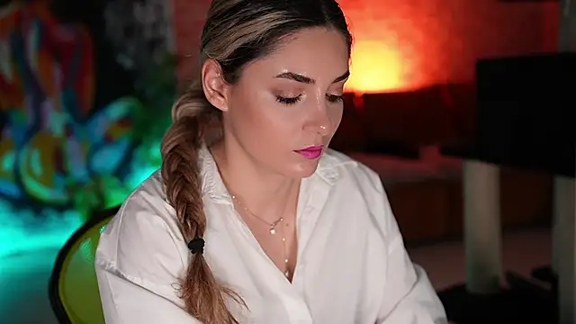 Snapshot of _Allie_ chatting on March 2025 06:29:01 AM Allie online show from March 2025 06:29:01 AM