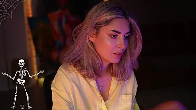 Snapshot of _Allie_ chatting on October 2025 05:52:02 AM Allie online show from October 2025 05:52:02 AM